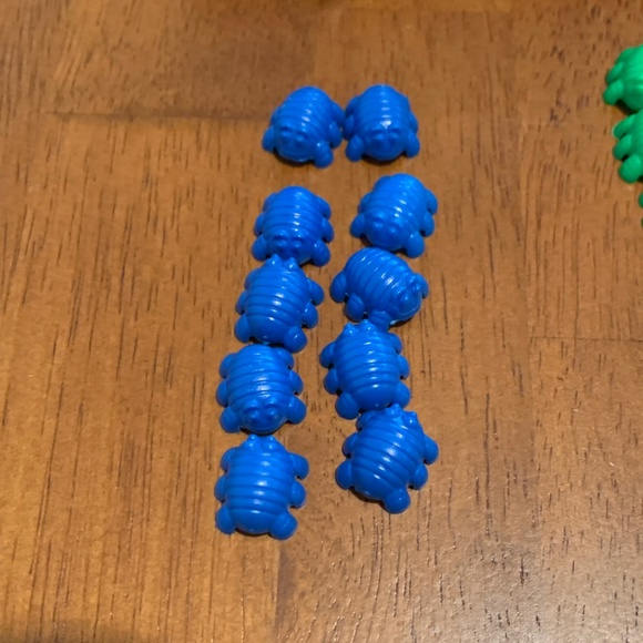 Bed Bugs Board Game Replacement Pieces Tongs and Bugs 1985 Milton Bradley - Picture 4 of 12